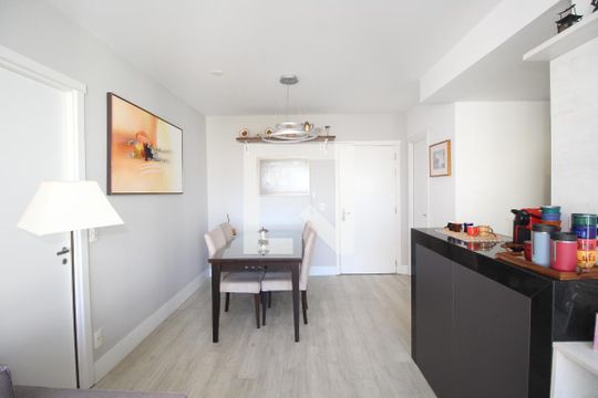 Sala de apartamento à venda com 2 quartos, 67m² em Boa Vista, Porto Alegre