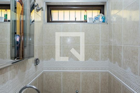 Lavabo de casa para alugar com 3 quartos, 235m² em Jardim Sao Jose, São Paulo