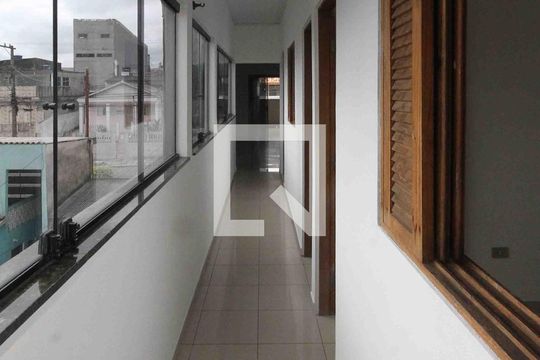 Corredor de casa para alugar com 2 quartos, 125m² em Jardim Sapopemba, São Paulo