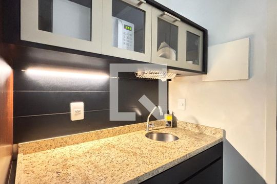 Studio de kitnet/studio à venda com 1 quarto, 33m² em Cidade Jardim, São Paulo