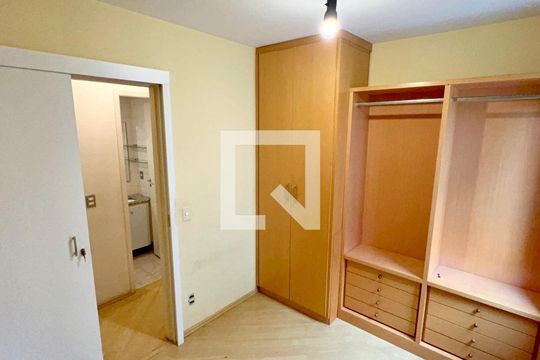 Quarto de apartamento para alugar com 2 quartos, 59m² em Sumaré, São Paulo