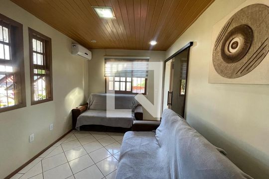 Casa à venda com 4 quartos, 170m² em Feitoria Seller, São Leopoldo