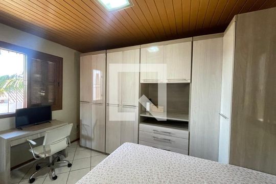 Casa à venda com 4 quartos, 170m² em Feitoria Seller, São Leopoldo