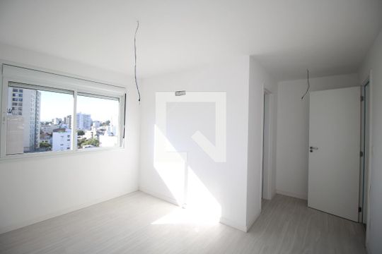 Suíte 1 de apartamento para alugar com 2 quartos, 78m² em Passo D’areia, Porto Alegre