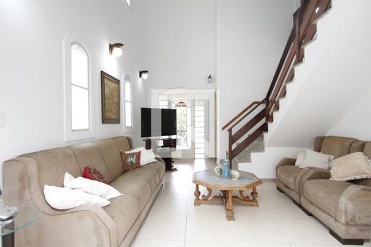 Sala de casa à venda com 4 quartos, 220m² em Álvaro Camargos, Belo Horizonte