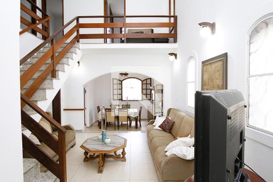 Sala de casa à venda com 4 quartos, 220m² em Álvaro Camargos, Belo Horizonte