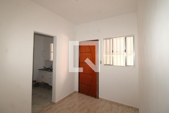 Sala de casa para alugar com 1 quarto, 65m² em Vila Continental, São Paulo