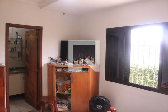 Suíte de casa à venda com 4 quartos, 600m² em Osvaldo Cruz, São Caetano do Sul