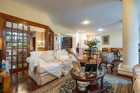 Sala de casa à venda com 5 quartos, 590m² em Vila Madalena, São Paulo