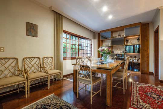 Sala de casa à venda com 5 quartos, 590m² em Vila Madalena, São Paulo