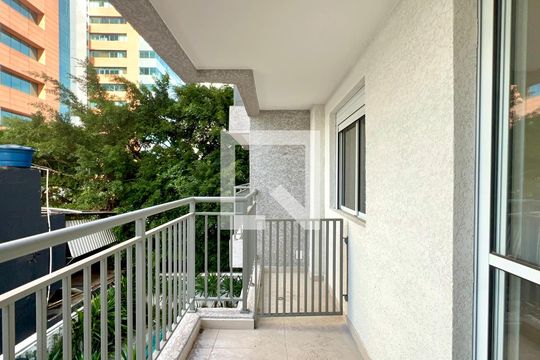 Varanda de kitnet/studio para alugar com 1 quarto, 31m² em Pinheiros, São Paulo