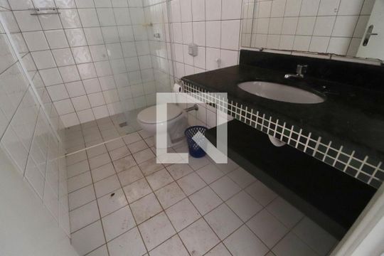 Banheiro Social de casa para alugar com 4 quartos, 197m² em Santa Mônica, Uberlândia