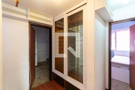 Corredor de apartamento para alugar com 4 quartos, 174m² em Grajaú, Rio de Janeiro