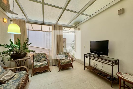Casa à venda com 7 quartos, 420m² em Cidade Nova, Belo Horizonte