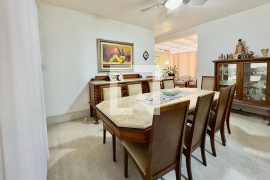 Casa à venda com 7 quartos, 420m² em Cidade Nova, Belo Horizonte