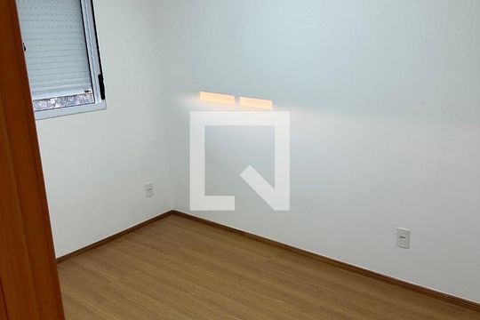 Quarto de apartamento à venda com 2 quartos, 60m² em Planalto, Belo Horizonte