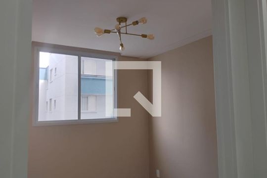 Quarto de apartamento para alugar com 2 quartos, 34m² em Vila Guilhermina, São Paulo