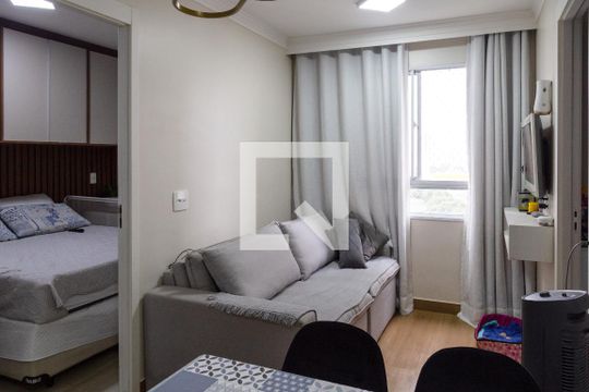 Sala de apartamento para alugar com 2 quartos, 36m² em Vila das Bandeiras, Guarulhos