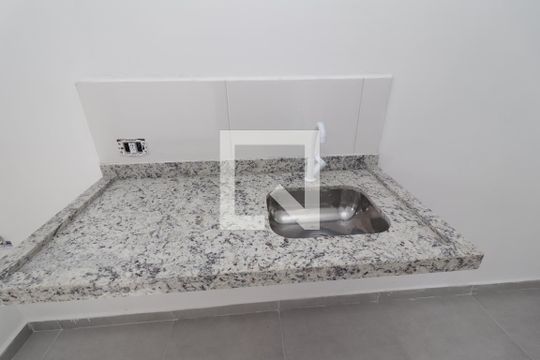 Sala/Cozinha de apartamento à venda com 2 quartos, 37m² em Itaquera, São Paulo