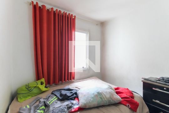 Quarto 1 de apartamento para alugar com 2 quartos, 50m² em Jardim Zelia, Itaquaquecetuba