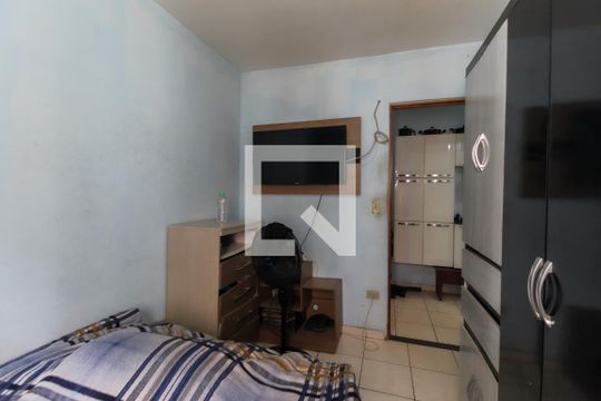 Quarto 2 de apartamento para alugar com 2 quartos, 50m² em Jardim Zelia, Itaquaquecetuba