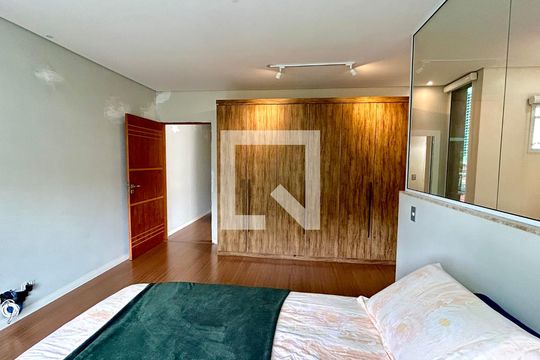 Quarto Suíte 1 de casa à venda com 3 quartos, 240m² em Vila Moreira, Guarulhos