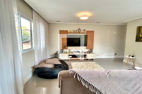 Sala de casa à venda com 3 quartos, 240m² em Vila Moreira, Guarulhos