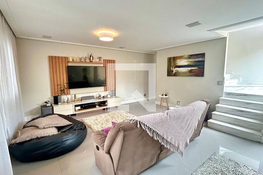 Casa à venda com 3 quartos, 240m² em Vila Moreira, Guarulhos