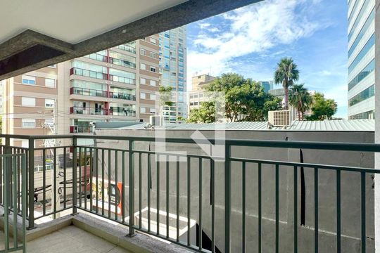 Varanda de kitnet/studio para alugar com 1 quarto, 31m² em Pinheiros, São Paulo