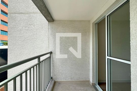 Varanda de kitnet/studio para alugar com 1 quarto, 31m² em Pinheiros, São Paulo