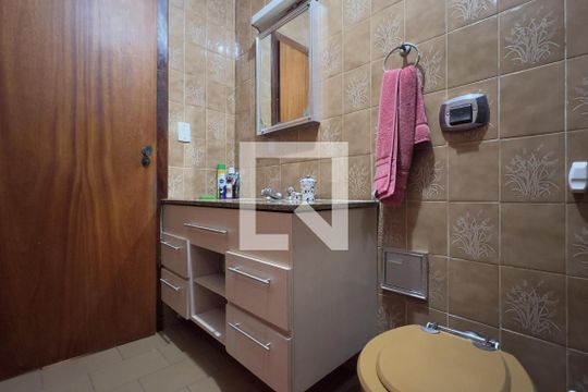 Banheiro 1 de casa à venda com 3 quartos, 288m² em Parque Renato Maia, Guarulhos