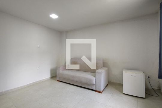 Sala/Quarto de kitnet/studio para alugar com 1 quarto, 30m² em Jacarepaguá, Rio de Janeiro