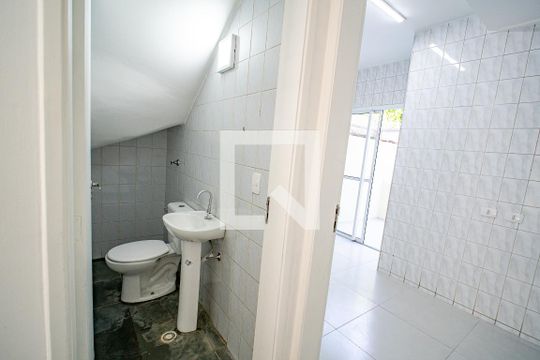 Lavabo de casa de condomínio à venda com 2 quartos, 128m² em Jardim Ester, São Paulo