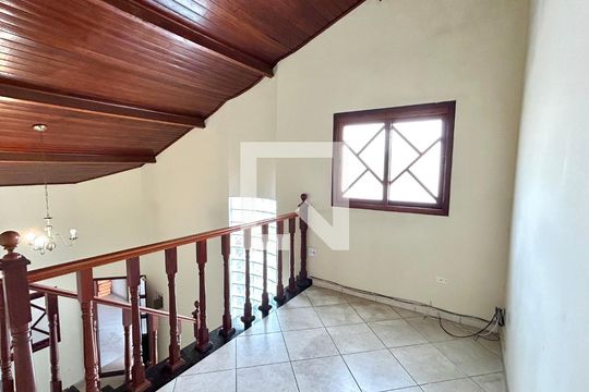 Sala 1 de casa para alugar com 3 quartos, 174m² em Vila Rio de Janeiro, Guarulhos
