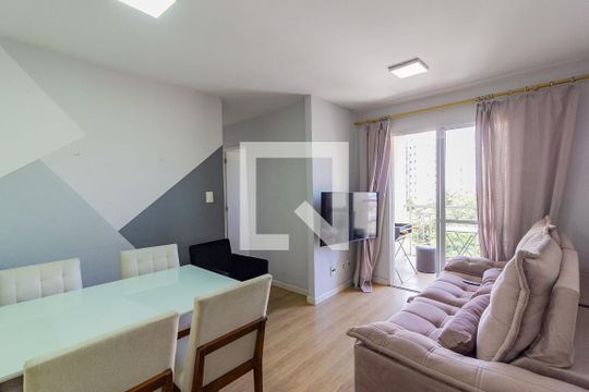 Apartamento para alugar com 3 quartos, 65m² em Vila Inglesa, São Paulo