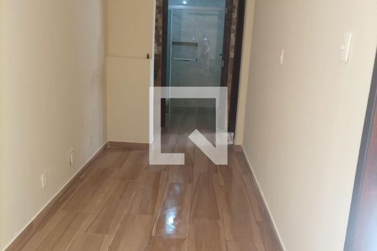 Corredor de casa à venda com 2 quartos, 130m² em Ingá, Betim