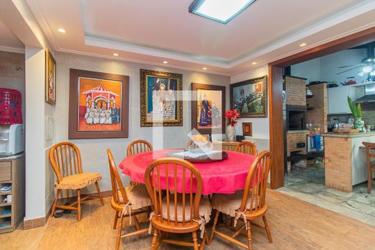 Sala de casa de condomínio à venda com 3 quartos, 180m² em Ipanema, Porto Alegre