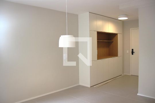 Apartamento para alugar com 2 quartos, 83m² em Cerqueira César, São Paulo
