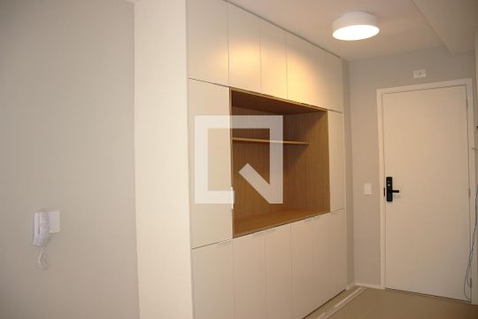 Sala de apartamento à venda com 2 quartos, 83m² em Cerqueira César, São Paulo