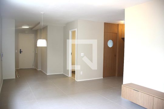 Sala de apartamento à venda com 2 quartos, 83m² em Cerqueira César, São Paulo