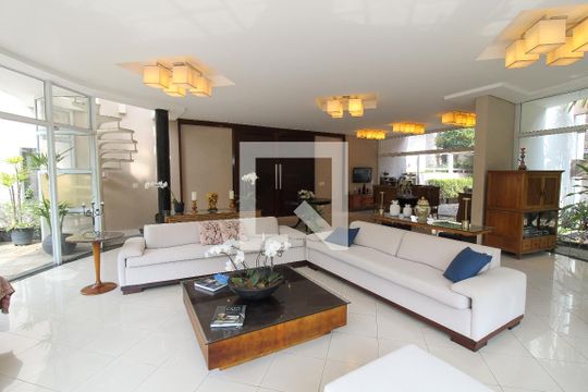 Casa à venda com 4 quartos, 697m² em Parque dos Principes, São Paulo