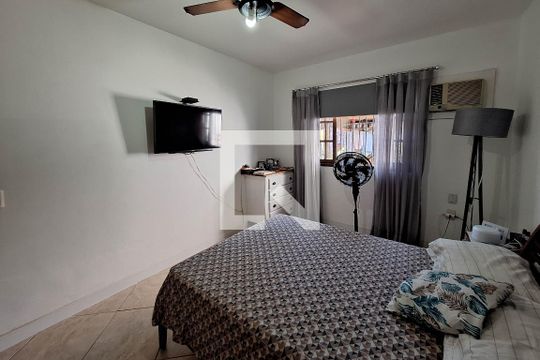 Quarto 1 de casa à venda com 2 quartos, 194m² em Itaipu, Niterói