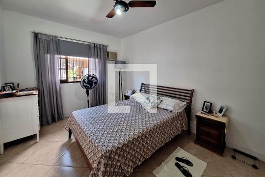 Quarto 1 de casa à venda com 2 quartos, 194m² em Itaipu, Niterói