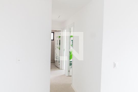 Corredor de apartamento à venda com 3 quartos, 75m² em Vila Militar, Barueri