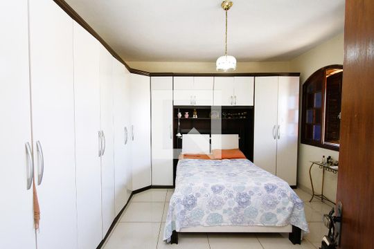Casa à venda com 4 quartos, 530m² em Vila Ermelinda, Belo Horizonte