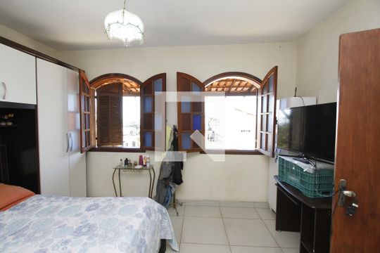 Casa à venda com 4 quartos, 530m² em Vila Ermelinda, Belo Horizonte