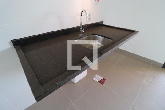 Sala/Cozinha de apartamento para alugar com 1 quarto, 44m² em Granja Marileusa, Uberlândia