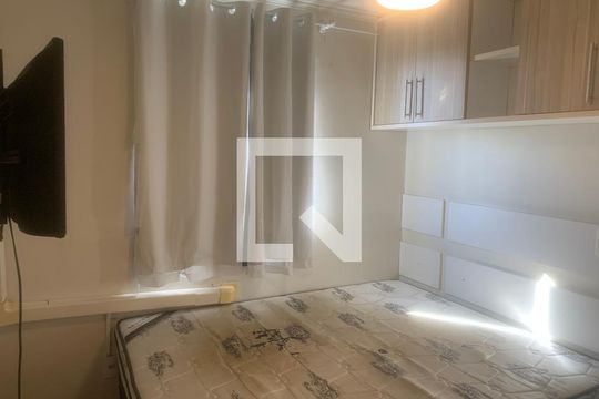 Quarto 1 de apartamento para alugar com 2 quartos, 47m² em Sarandi, Porto Alegre
