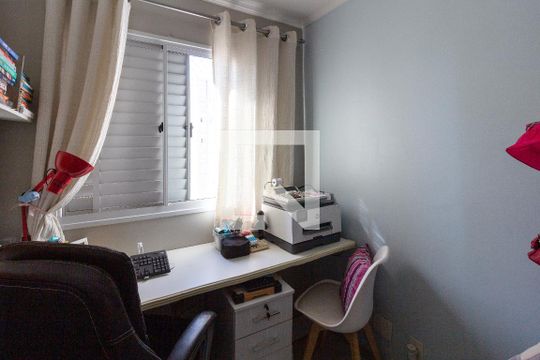Quarto 1 de apartamento à venda com 3 quartos, 58m² em Jardim Cocaia, Guarulhos