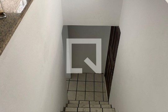 Corredor de casa para alugar com 2 quartos, 82m² em Centro, Florianópolis